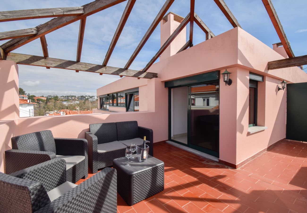 Apartamento em Cascais - Acolhedor Apartamento de 1 Quarto com Varanda - 5 minutos da Praia