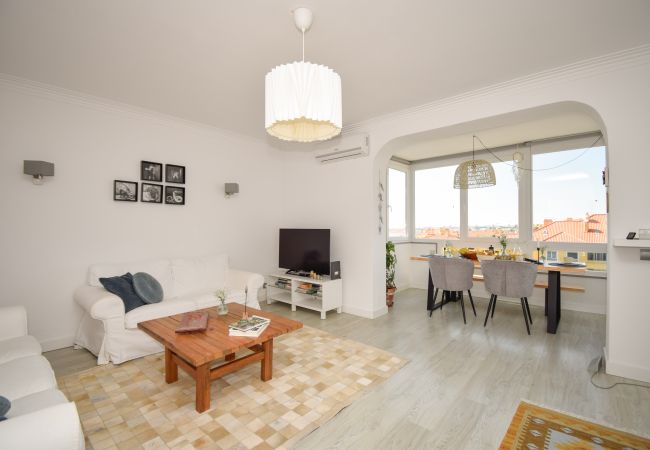 Apartamento em Estoril - Refugio no Estoril com Varanda e Vista Mar