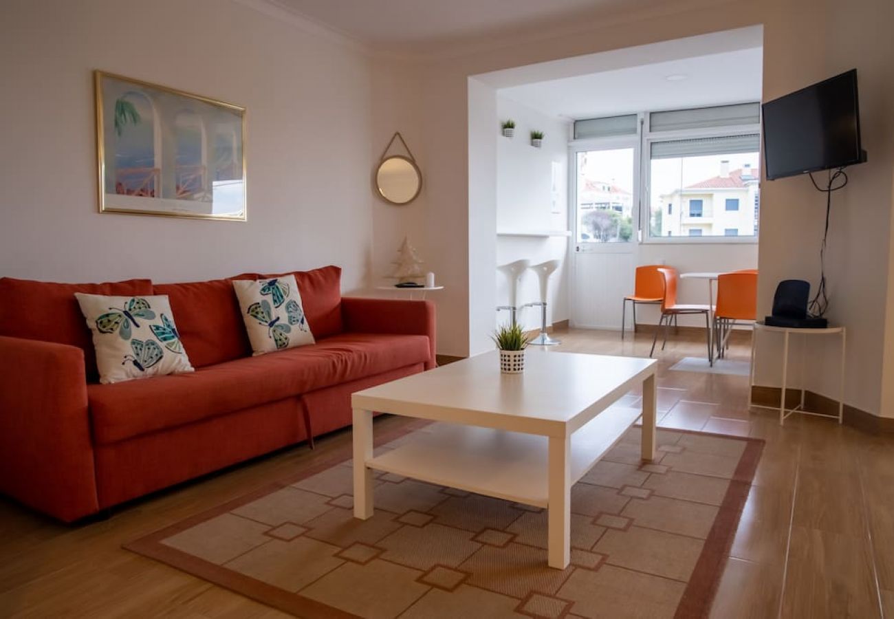 Apartment in Cascais - Spacious and Sunny Apartment - 10 minutes from the sea 