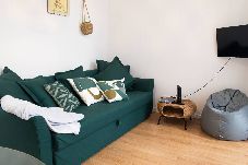 Apartment in Lisbon - -Charming 1 Bedroom Apartment w/ Terrace Near Belém 