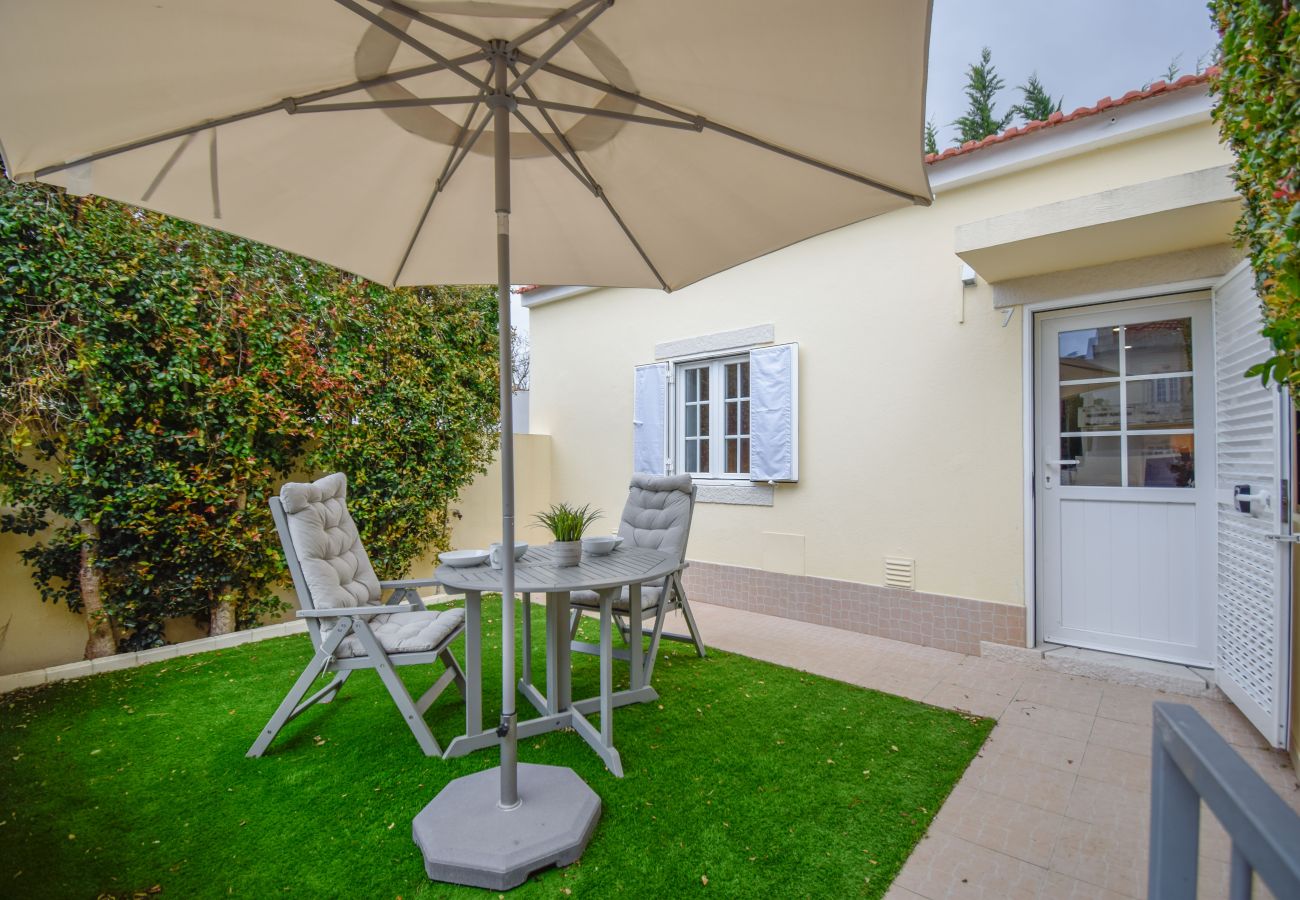 Apartment in Parede - Cozy 1 Bedroom Apartment with Terrace 