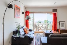 Apartment in Parede - Fantastic Seaside Family Apartment with Pool 