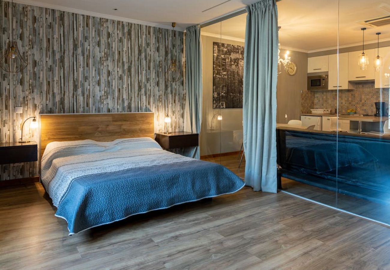 Apartment in Estoril - Stylish 1 Bedroom Apartment - 500 meters from the beach 