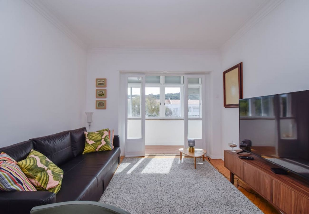Apartment in Lisbon - Cozy and Sunny Family Apartment 