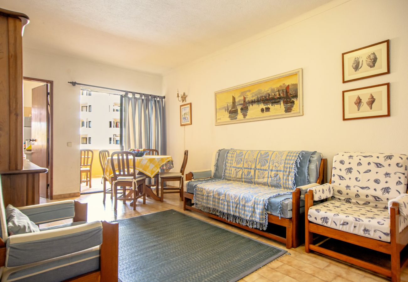 Apartment in Portimão - Cozy 1 Bedroom Apartment Near the Beach